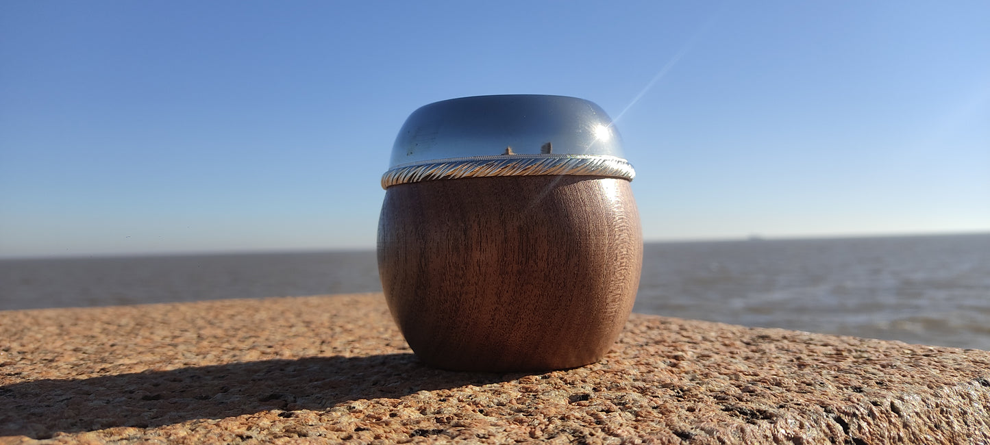 Mate de algarrobo con boquilla de plata
