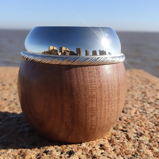 Mate de algarrobo con boquilla de plata